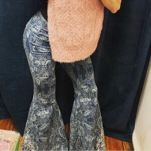 Most complimented flair jeans ever made!  Free People size 25.